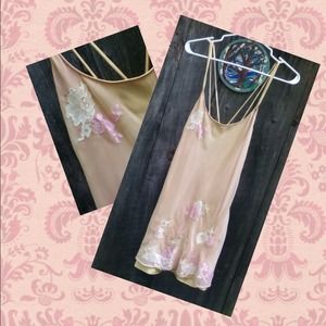 Natori pink/yellow pastel blush- never worn!!