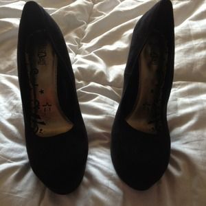 Black Suede Pumps
