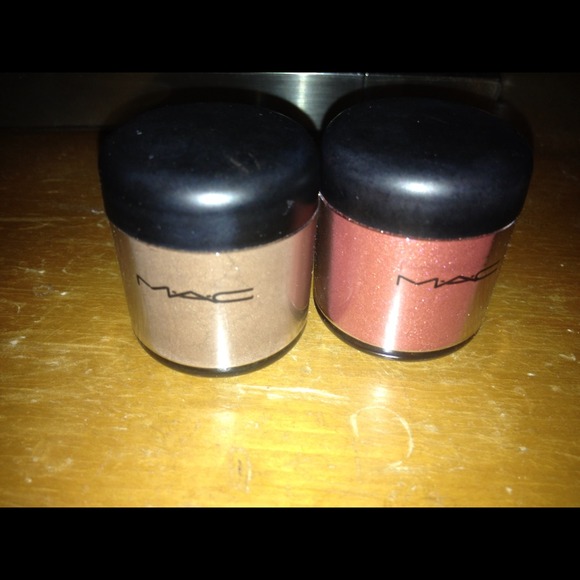 Bungle Mac pigment, shadows & loreal loose  powder