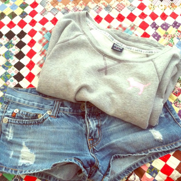 SOLD VS Pink sweater
