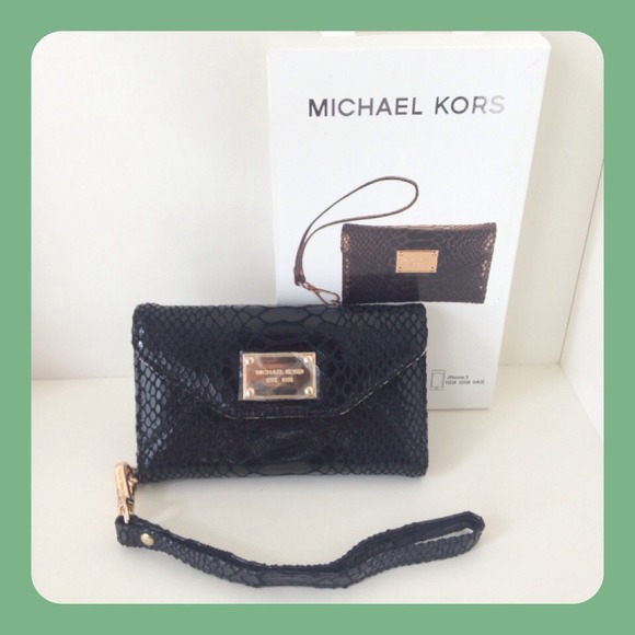 ⛔Sold⛔MK wristlet for iPhone 5✋read description✋