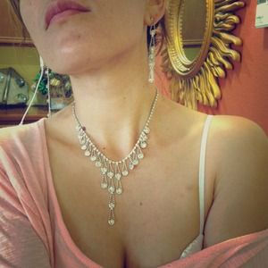 Silver sparkly necklace with earrings