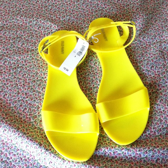 Yellow jelly sandal