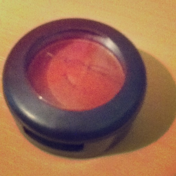 MAC single eyeshadow