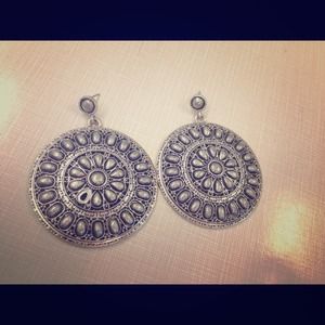 Round silver earrings