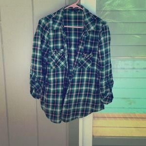 ✨SOLD✨Green Plaid Button Up w/ stud detail