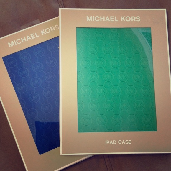 REFUCED!!  Michael Kors iPad Case-100%Auth.