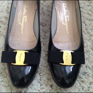 Salvatore ferragamo women size 7 1/2