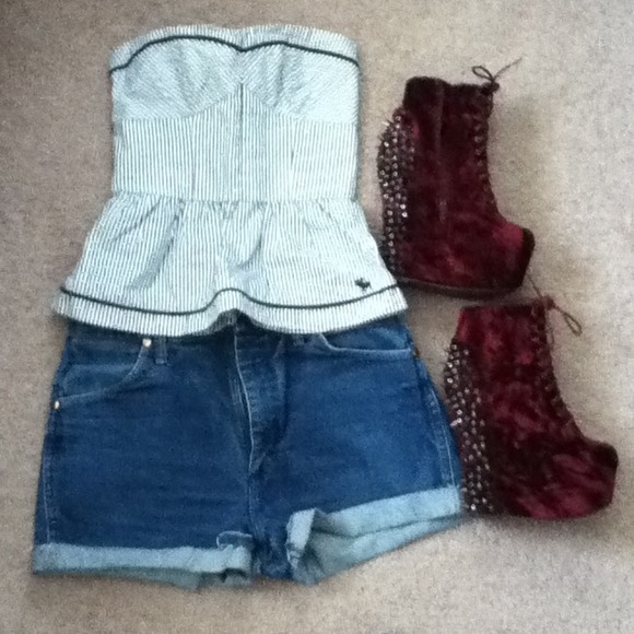 SOLD!!!!A&F top