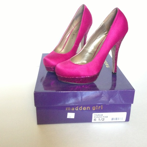 Madden Girl Fuchsia Glitter Heels Size 6 1/2 - Picture 1 of 1