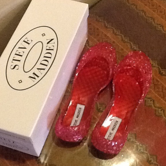 Steve Madden pink jellies