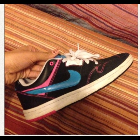 Nike - Picture 1 of 1