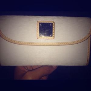 Dooney & Bourke wallet