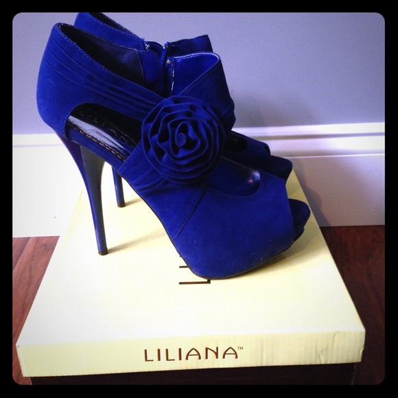 SOLD!!  sexy!! Royal blue stilettos