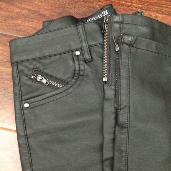 LAST CHANCE! Faux leather leggings - Picture 5 of 5