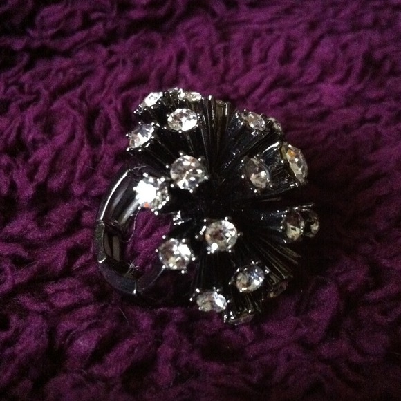 Statement Ring - Picture 2 of 4