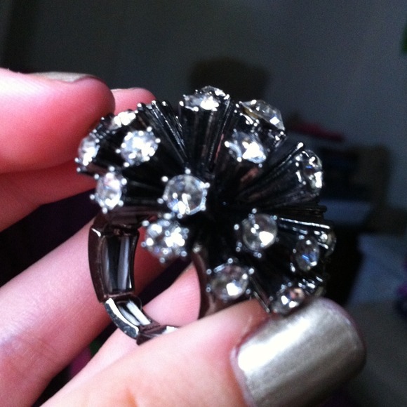 Statement Ring - Picture 3 of 4