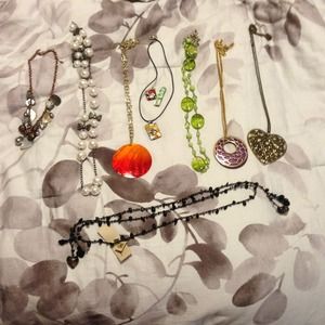 Bundle of necklaces!