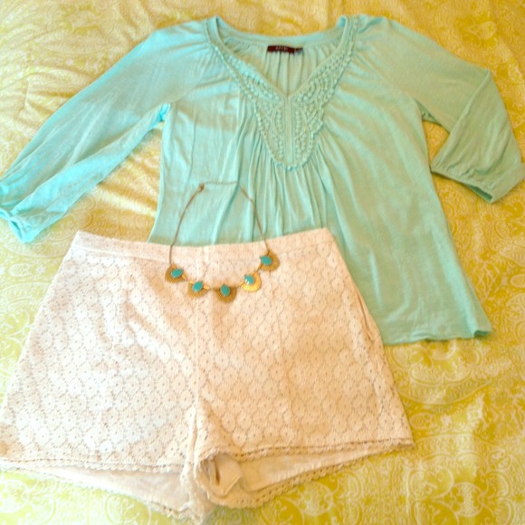 White high rise lace shorts🇺🇸