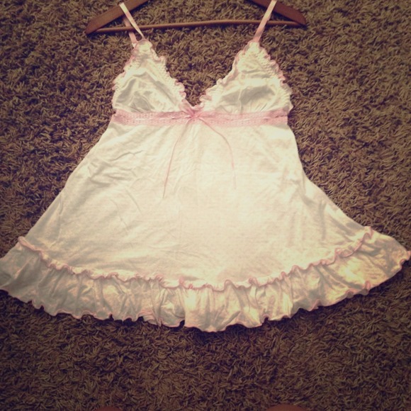 🔴Hold 9/10 White and pink baby doll lingerie $5