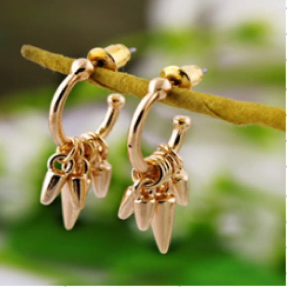 One set of necklace and earrings - Picture 2 of 4