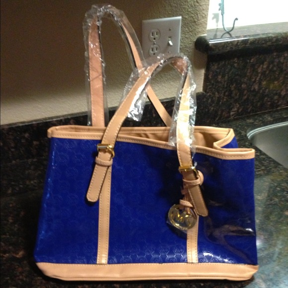 Michael by Michael Kors hand and black hand bag