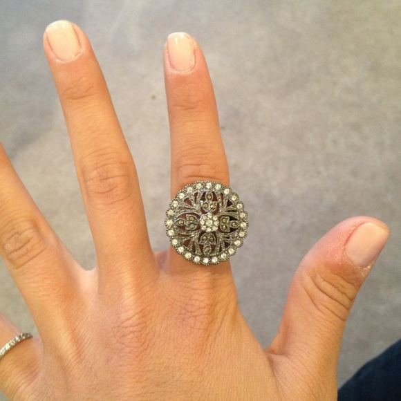 Rhinestone ring - Picture 2 of 2