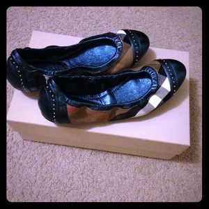 Burberry flats sz 7