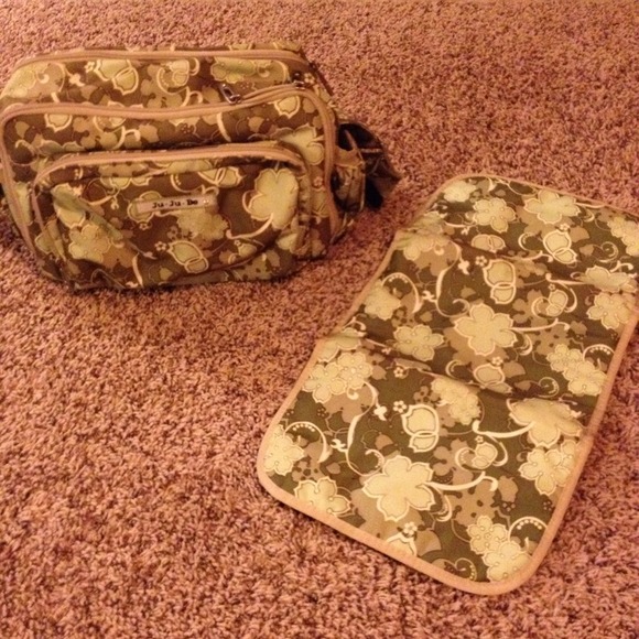 Ju Ju Be Be-tween diaper bag REDUCED!!!