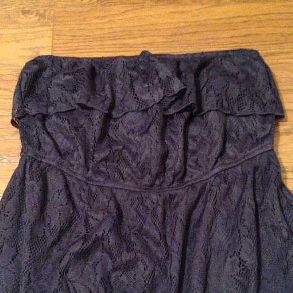 🚫SOLD IN BUNDLE🚫NWT Navy Lace Strapless Dress! - Picture 2 of 3