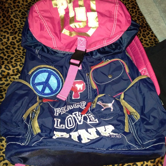VS back pack !!!🌹