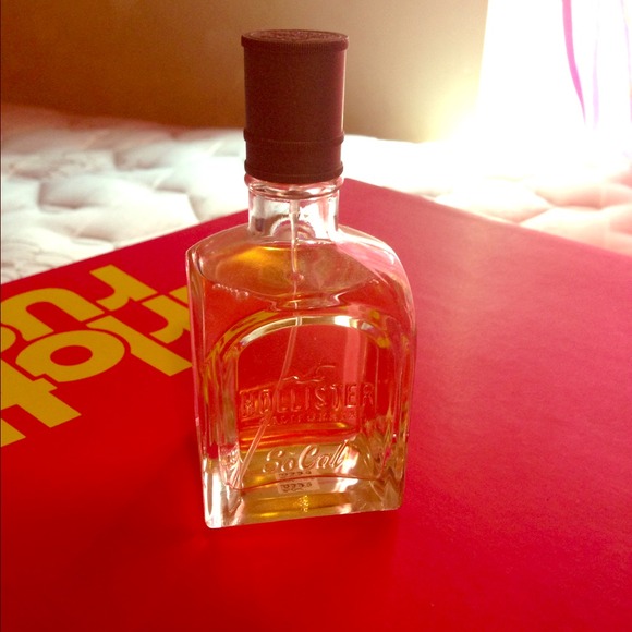 hollister so cal perfume!!🌸🌸