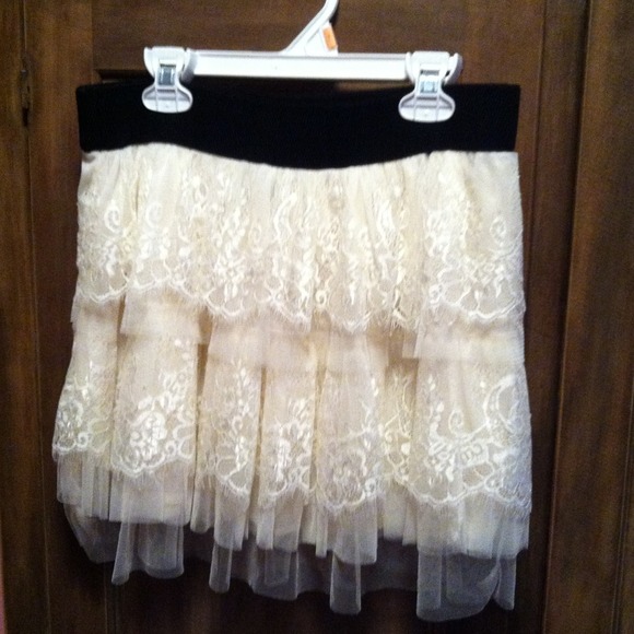 Lace skirt