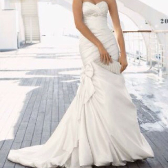 Wedding gown