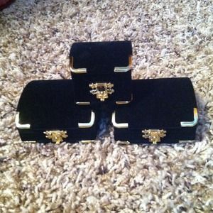 Included in bundle for @samcam23 Jewelry boxes!