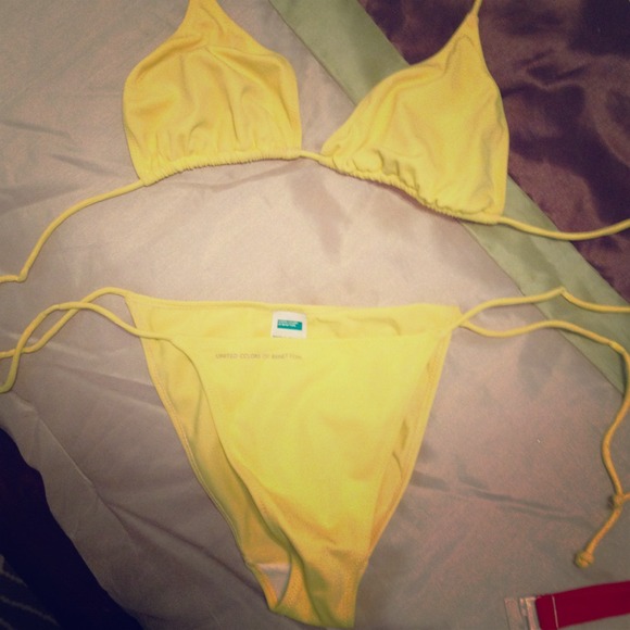 Reduced!! Yellow bikini - Benetton - size L