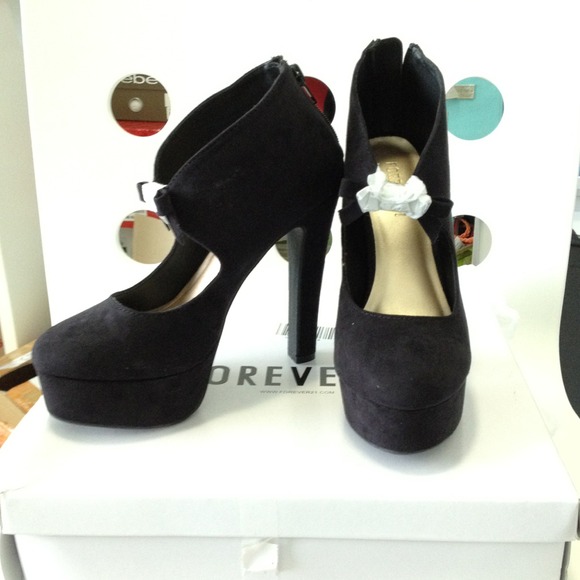 Forever21 high heels with front bows
