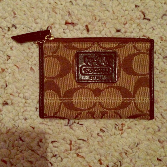 SOLD COACH keychain wallet