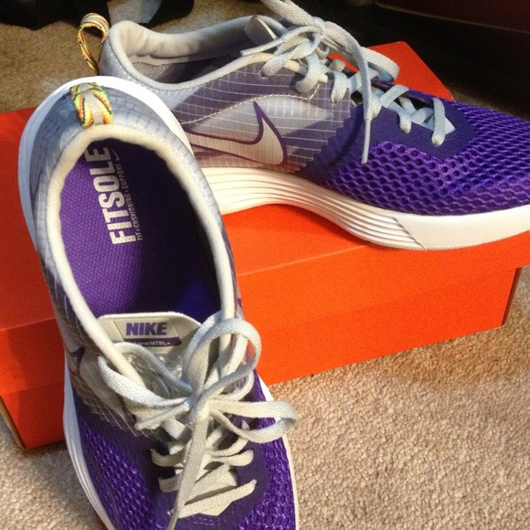 Nike Lunarlon Running Shoes Sneakers NWT - Picture 3 of 4