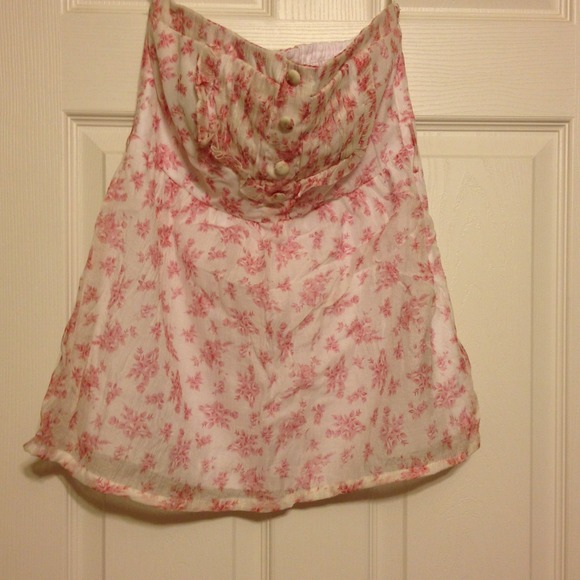 Wet seals White floral strapless shirt