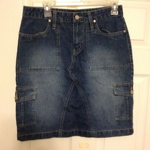 Short denim skirt