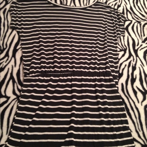 Black and white striped dress - Picture 1 of 1