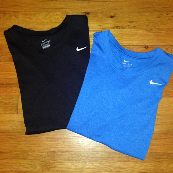❌❌SOLD❌❌ Nike  womens dri fit shirts