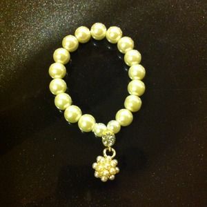 *REDUCED PRICE* Pearl Bracelet