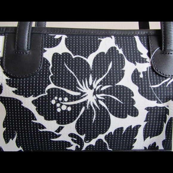 SOLD!!!!!NWT Ann Taylor Loft shoulder bag - Picture 2 of 4