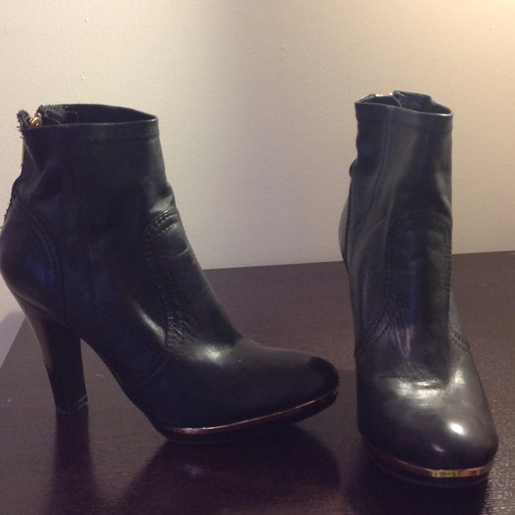 Never worn tory burch booties!