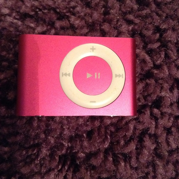 iPod Shuffle with charger