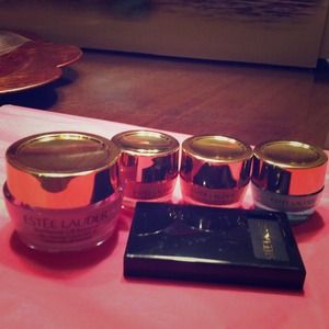 SOLD!!!! Estée Lauder Skincare Bundle
