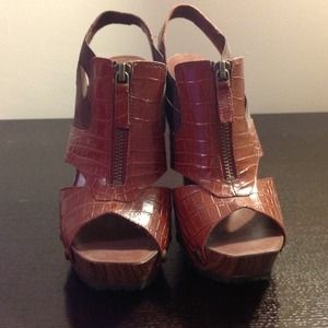 Jessica simpson never worn heels!