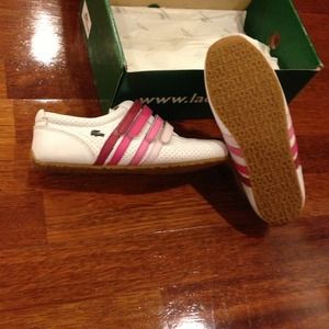 Women's US size 5 Lacoste tennis shoes